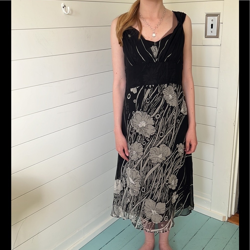 Silk chiffon w/ grey flowers, beaded centres & black polyester lining Size 2